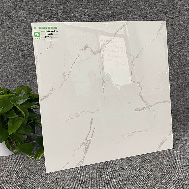 De marbre blanc vitré couvre de tuiles la porcelaine parquetante en céramique couvre de tuiles 600X600 pour le plancher et le mur
