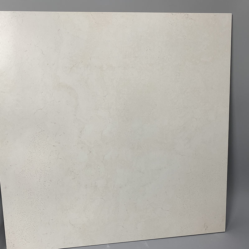 le plein corps de 600x600mm la couleur que blanche a poli le mur parquetant de marbre vitré couvre de tuiles l'anti glissement