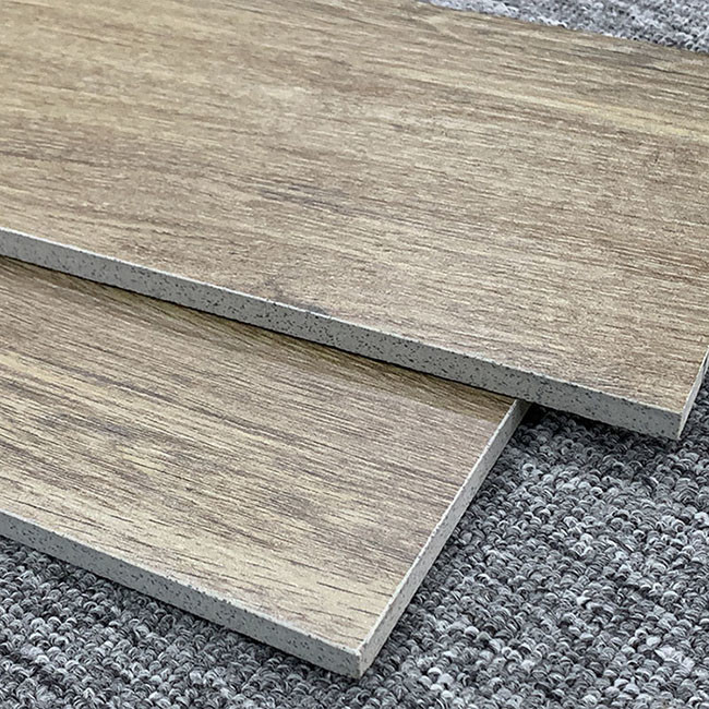 Tuiles en bois d'imitation extérieures rugueuses de chêne d'anti glissement 150*900mm pour le salon
