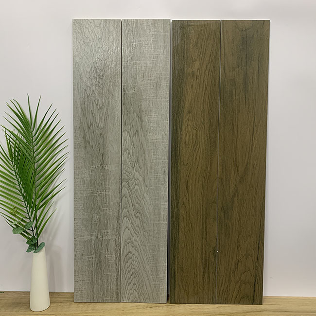 Plein glissement extérieur approximatif de carrelages d'effet en bois de porcelaine de corps anti résistant à l'usure
