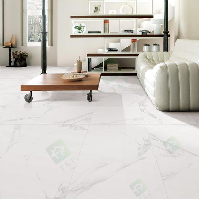 Le marbre vitré brillant d'anti glissement d'hôtel couvre de tuiles la couleur blanche de plein corps résistante à l'usure