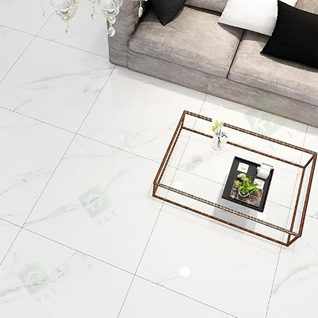 le salon de 600*600mm a glacé les carreaux de céramique le marbre blanc que superbe avec la veine de Glod a glacés poli