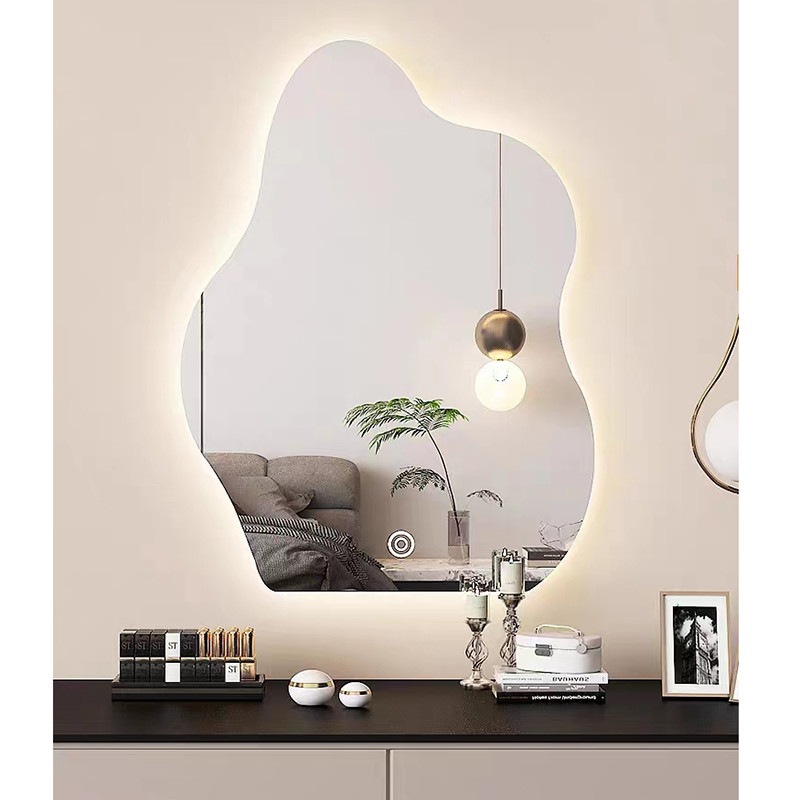 Le miroir Smart de décor de tenture formé par nuage irrégulier a mené le miroir de mur pour la salle de bains