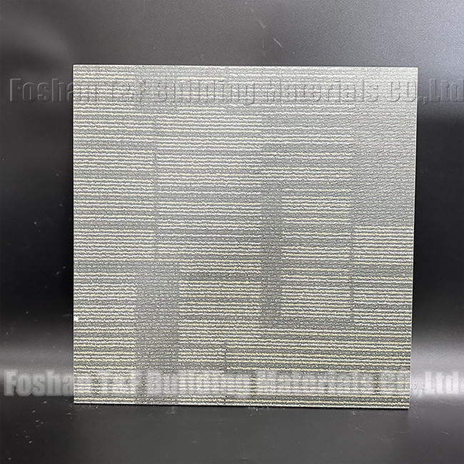 La porcelaine de moquette d'appartement d'hôtel couvre de tuiles le modèle antidérapage de bande de texture en céramique