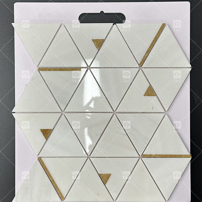 Triangle de marbre de pierre de luxe mosaïque avec acier inoxydable mosaïque métallique salle de bain Backsplash