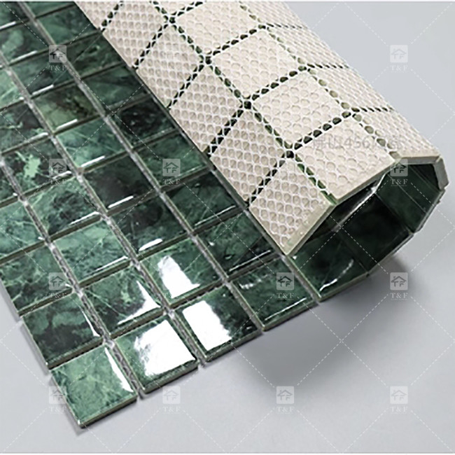 Carreaux de mosaïque en pierre de marbre de couleur verte pour le sol et le mur de la salle de bain