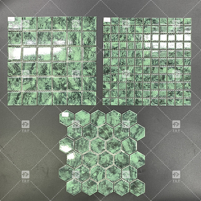 Carreaux de mosaïque en pierre de marbre de couleur verte pour le sol et le mur de la salle de bain