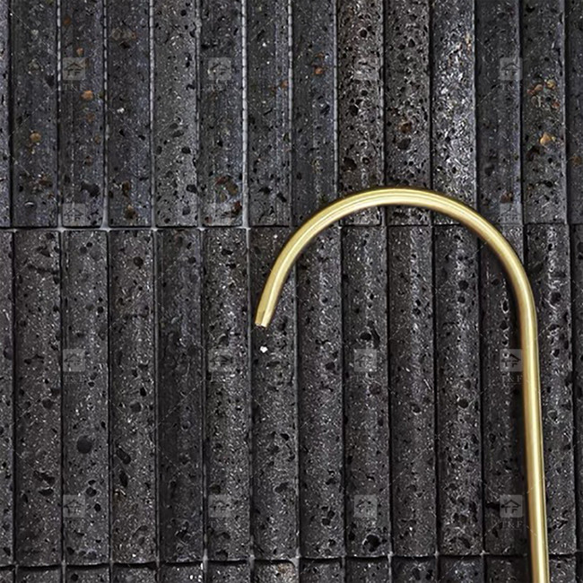 Des carreaux de mosaïque en calcaire à flûte en couleur noire décoration de salle de bain