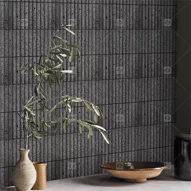 Des carreaux de mosaïque en calcaire à flûte en couleur noire décoration de salle de bain
