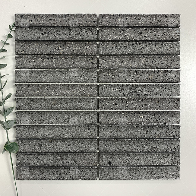 Des carreaux de mosaïque en calcaire à flûte en couleur noire décoration de salle de bain