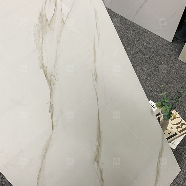 600x1200mm Carrara blanc brillant haute vitrée polissée carreaux pour le sol Carreaux de porcelaine de marbre